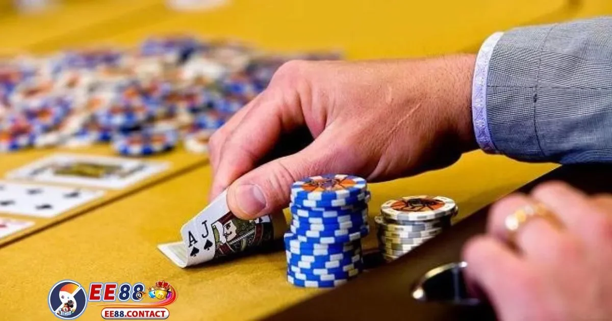 Game Bài Xì Tố EE88 – Trò Chơi Đầy Tư Duy, Dễ Thắng 4 Đọc vị đối thủ để biết thời điểm tốt nhất